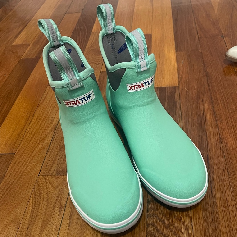 Xtratuf women’s boots
